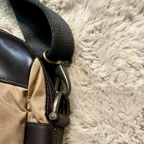 EUC Fossil Canvas and Leather Weekender Messenger Bag - Picture 14 of 16